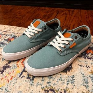 LIKE NEW Vans Chima Ferguson Pro Teal